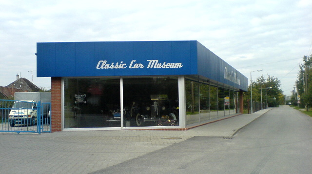 classic car museum.JPG